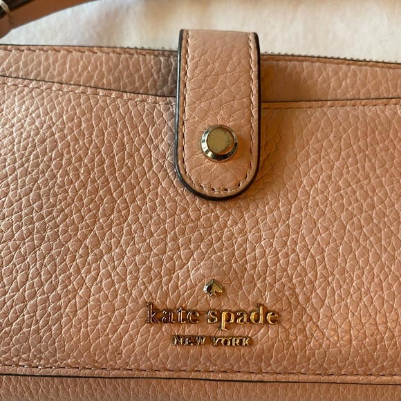 kate spade Handbags - Kate Spade New York Leila Blush Pink Wrislet Wallet